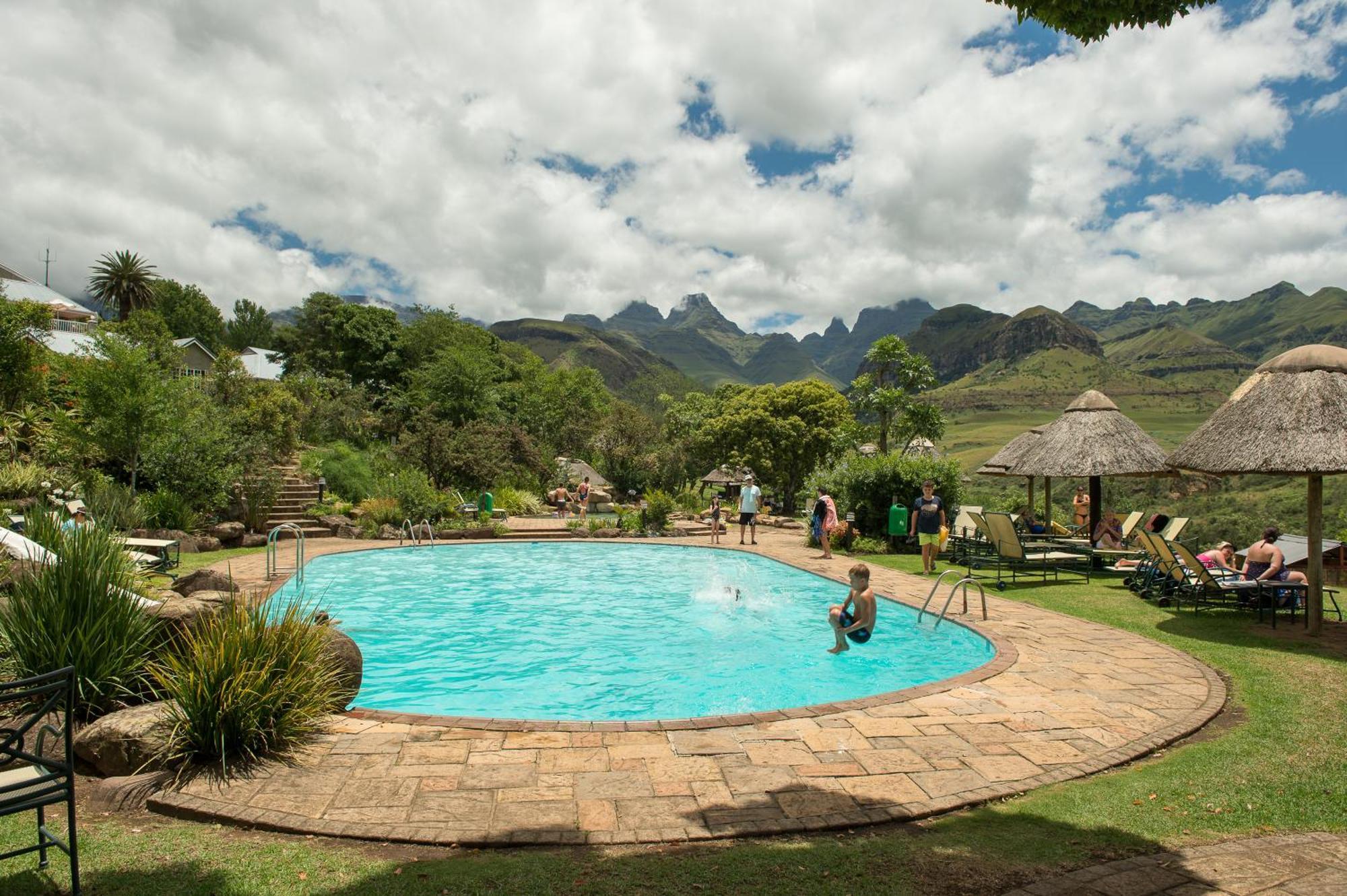 Cathedral Peak Hotel Winterton Exterior foto