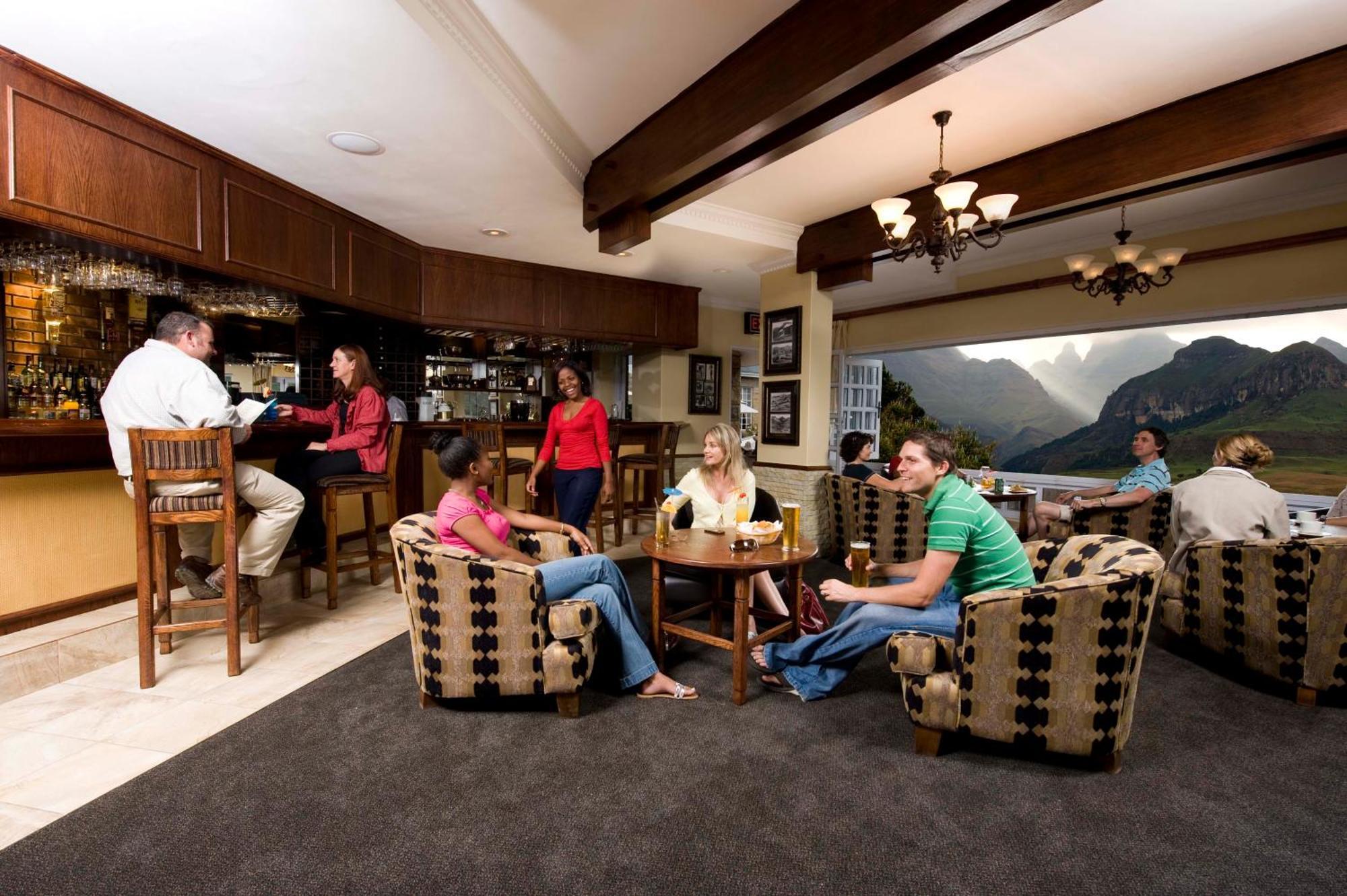 Cathedral Peak Hotel Winterton Exterior foto