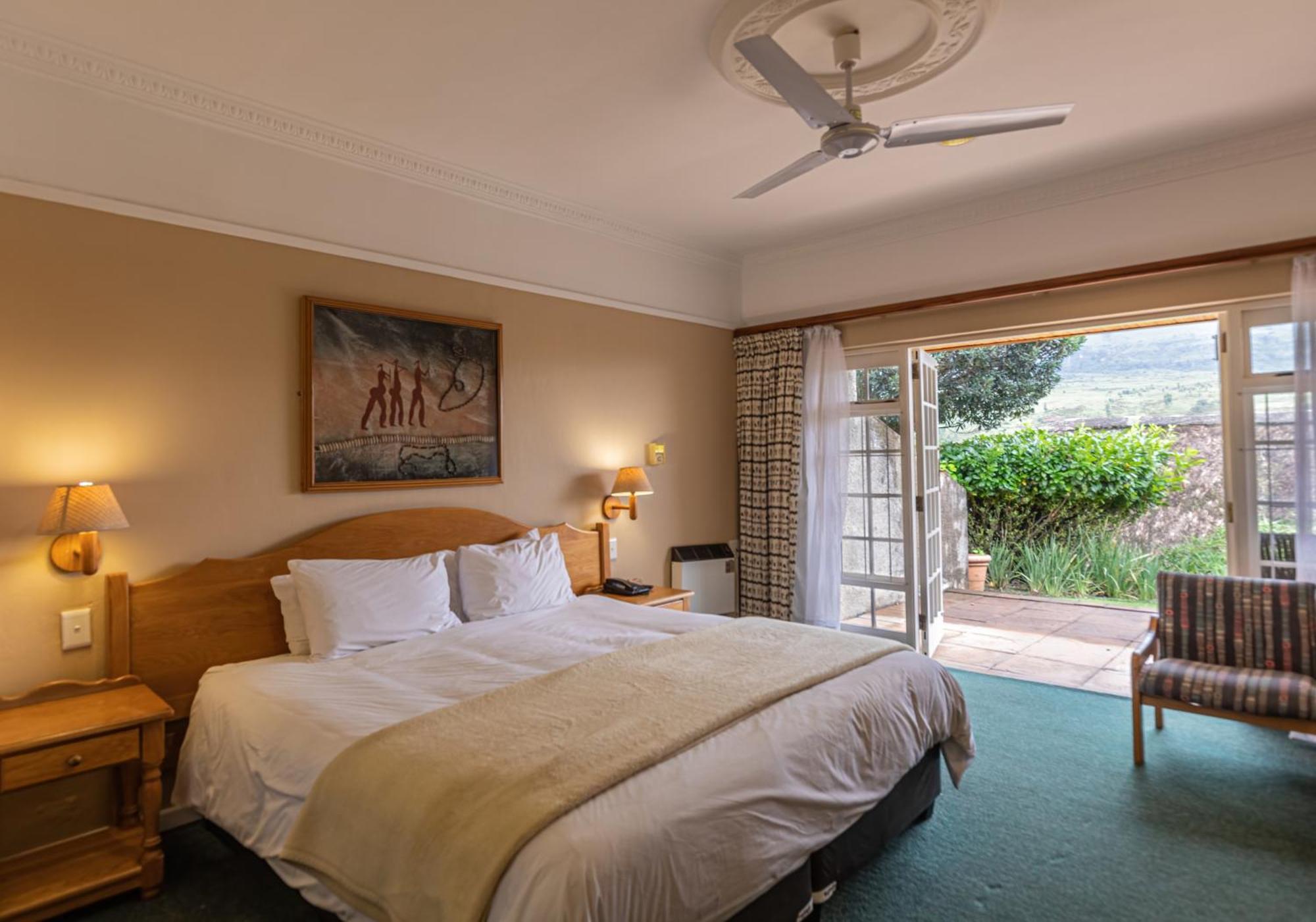 Cathedral Peak Hotel Winterton Exterior foto