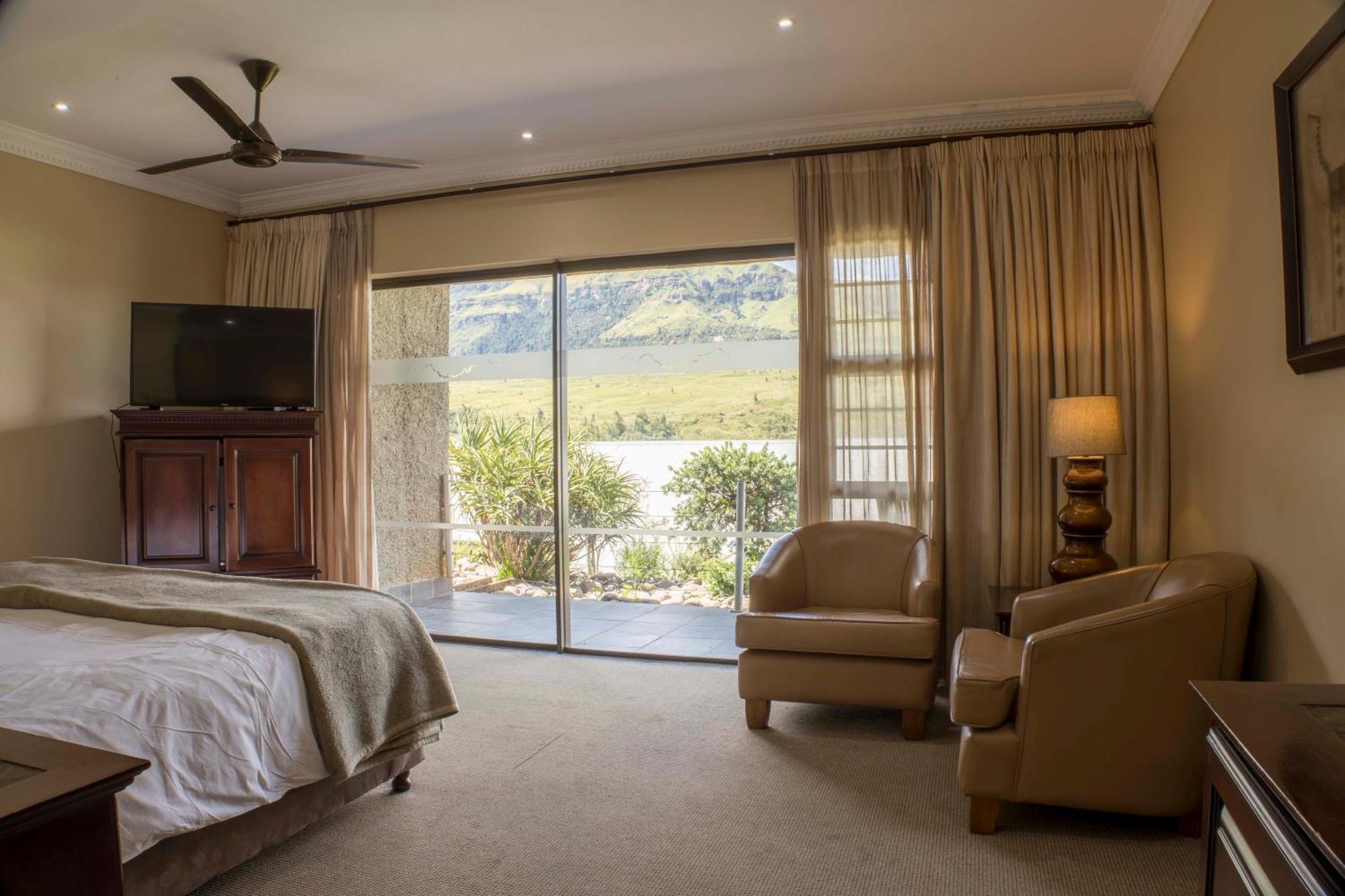 Cathedral Peak Hotel Winterton Exterior foto