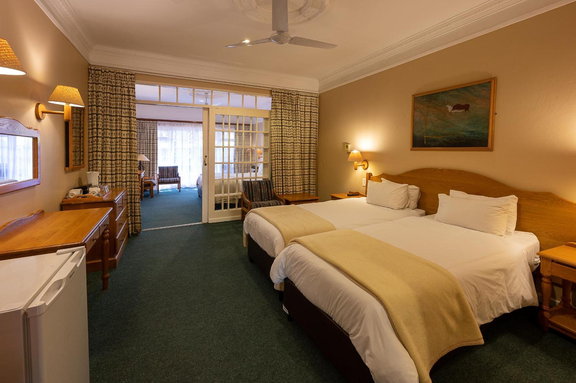 Cathedral Peak Hotel Winterton Exterior foto